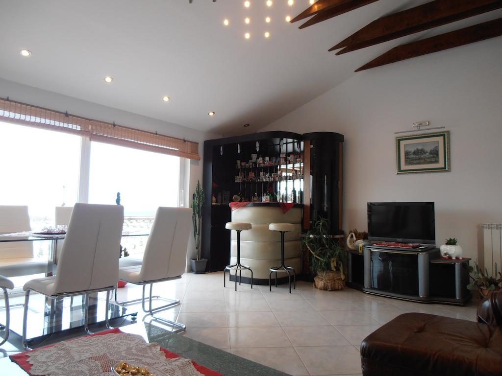 Villa Dijana Malinska Kamer foto
